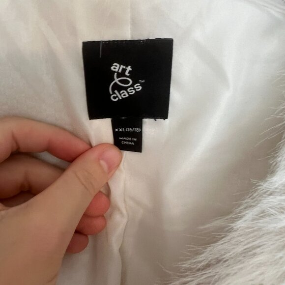 White Fur Jacket - Target Girls XXL (Fits A Medium) - Only Worn Briefly In Pics - Picture 4 of 8